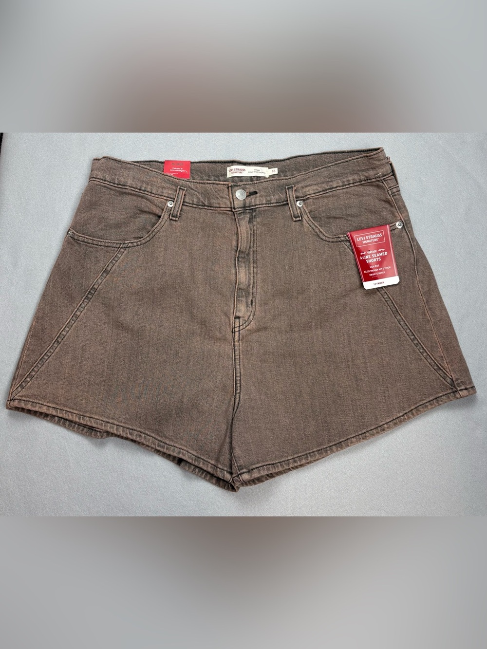 NWT Levi Strauss Signature Vintage A-Line Seamed Shorts Brown Size 16 High Rise